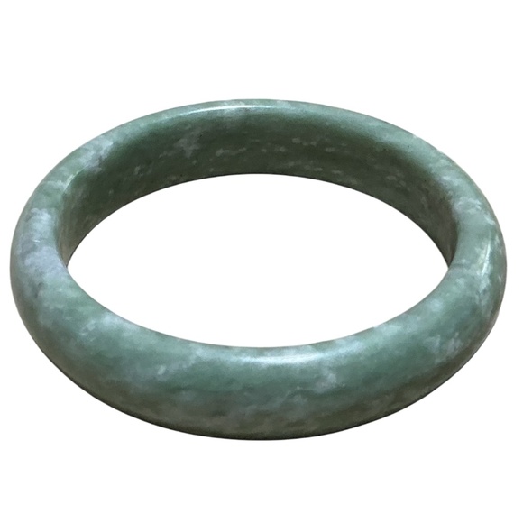 2 Genuine Green Jade Vintage Bangle Bracelets, Natural Color, Beautiful, Shiny - Picture 5 of 10